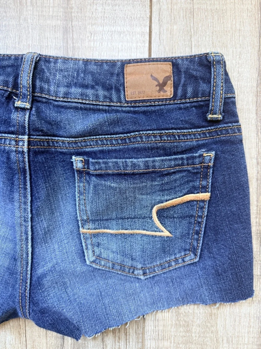 American Eagle Outfitters Low Rise Cut Off Shorts - Picture 7 of 9